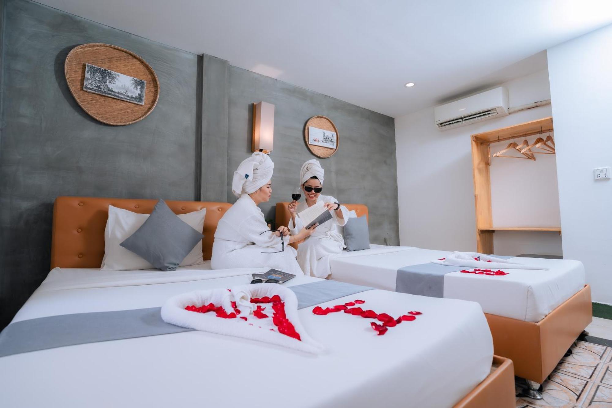 Grand Elevation Hotel Phnom Penh Exterior foto